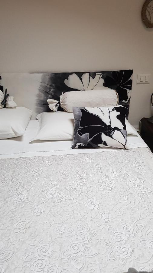 A 7 Km Da Salo' Casa Del Sole Mansarda Apartment Gavardo Ngoại thất bức ảnh