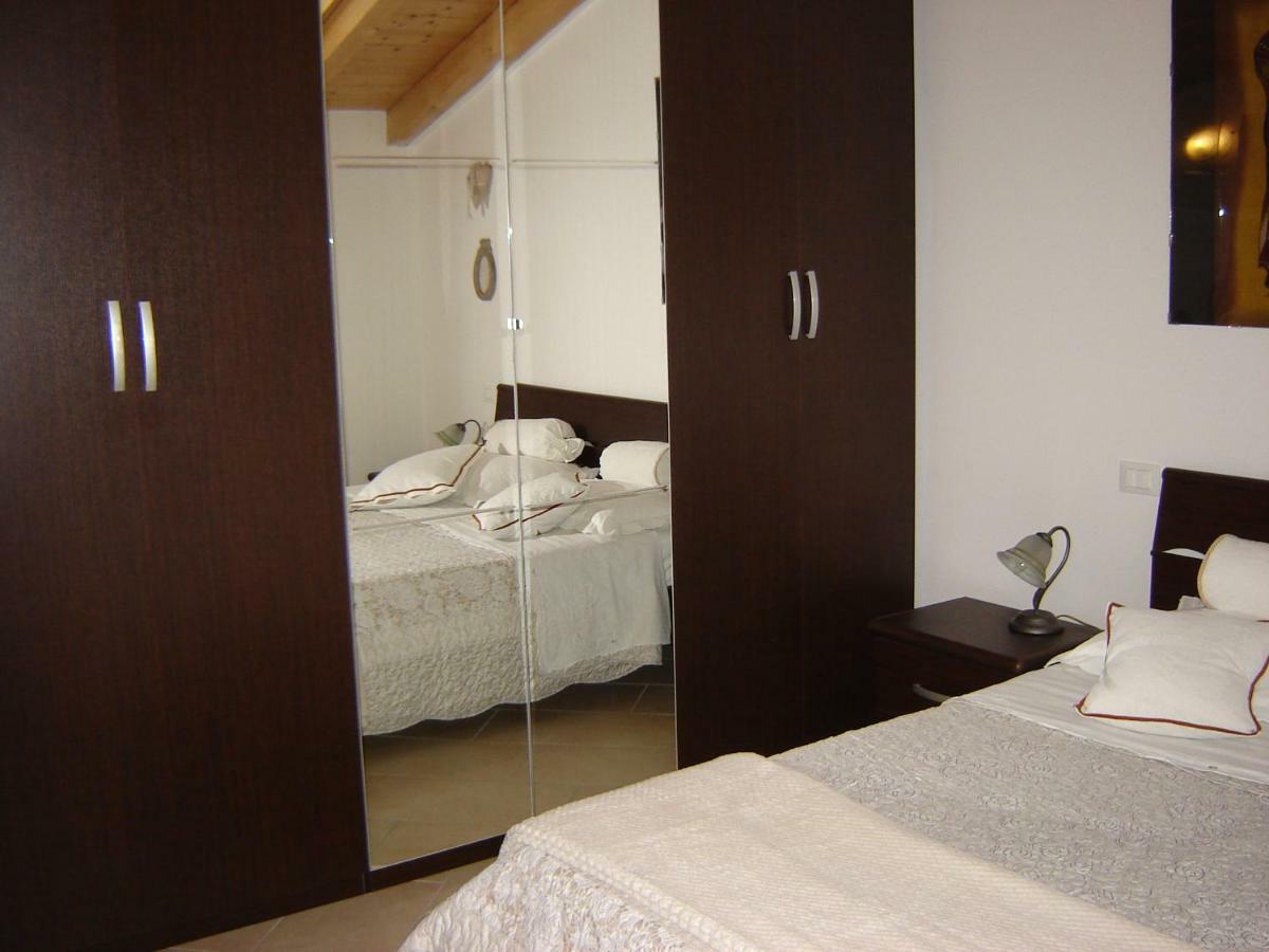 A 7 Km Da Salo' Casa Del Sole Mansarda Apartment Gavardo Ngoại thất bức ảnh