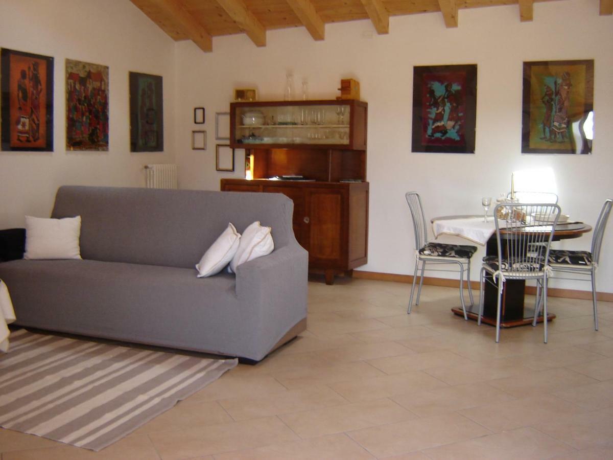 A 7 Km Da Salo' Casa Del Sole Mansarda Apartment Gavardo Ngoại thất bức ảnh