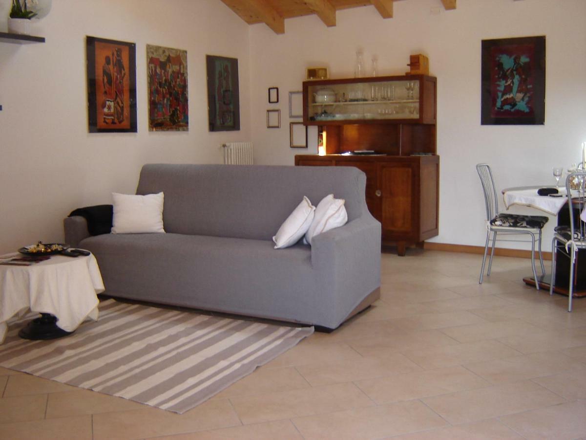 A 7 Km Da Salo' Casa Del Sole Mansarda Apartment Gavardo Ngoại thất bức ảnh