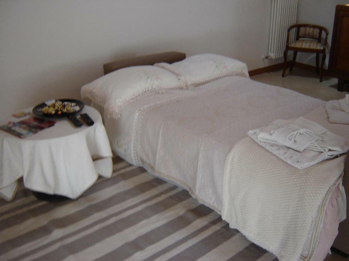 A 7 Km Da Salo' Casa Del Sole Mansarda Apartment Gavardo Ngoại thất bức ảnh